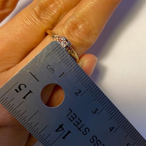 Vintage 14k Gold and Diamond Engagement Ring - Picture 8 of 10